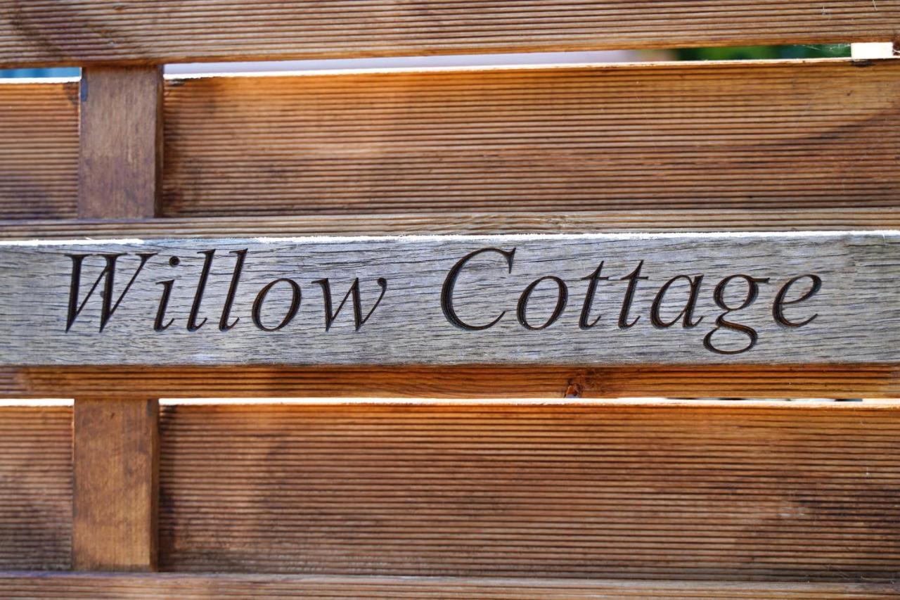 Willow Cottage With Private Hot Tub Upper Hulme المظهر الخارجي الصورة